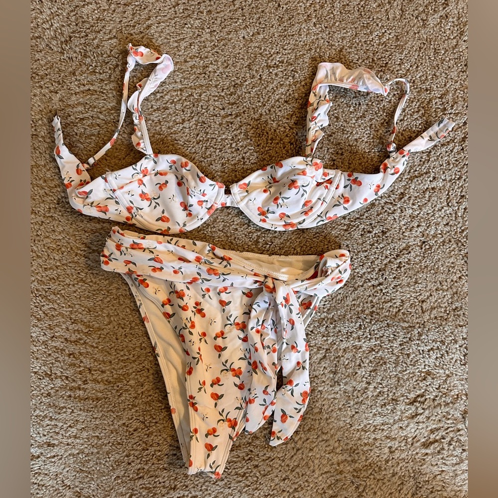VIRAL Abercrombie peach swim suit!